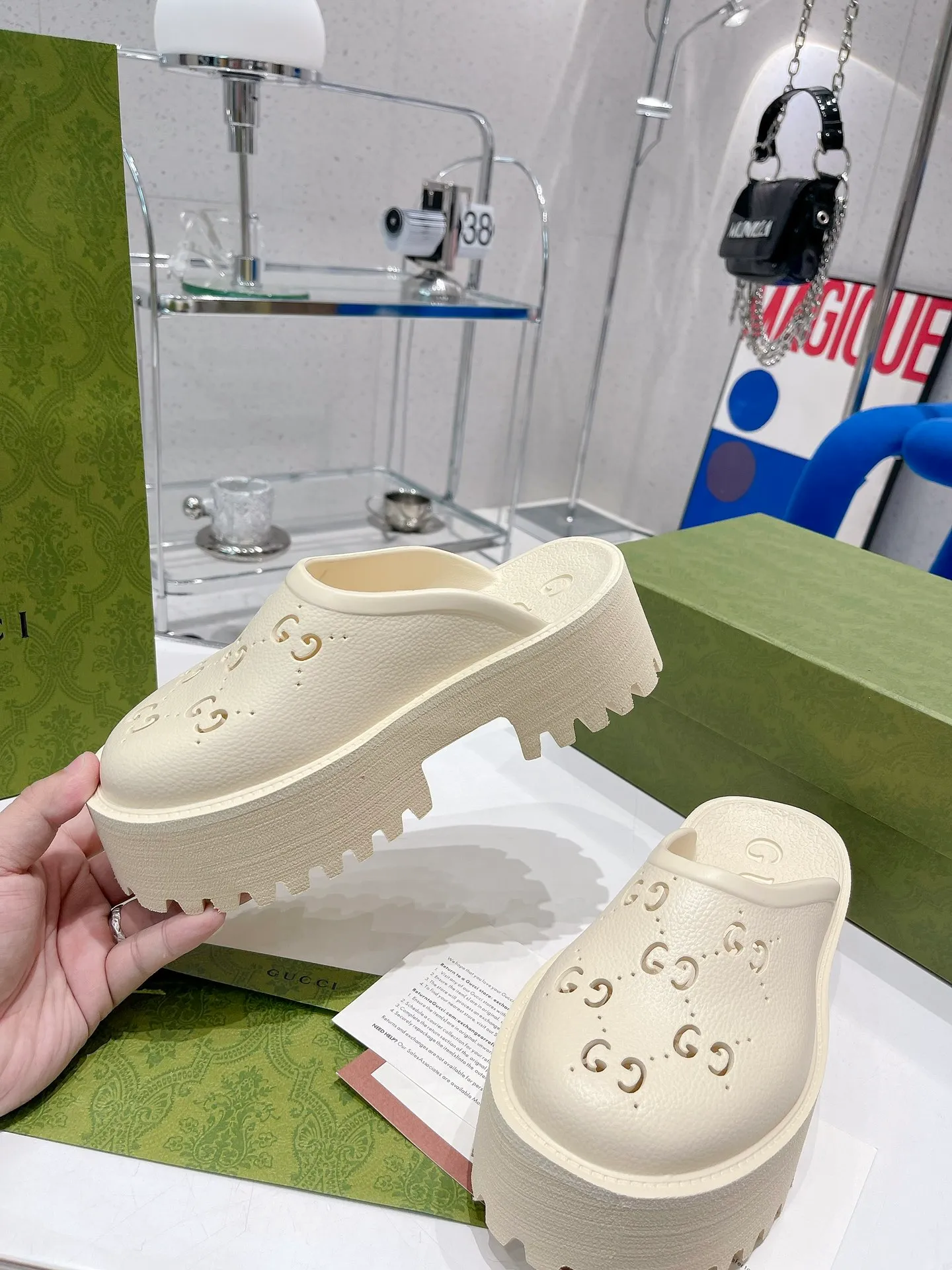 💕💕Factory direct selling price p360💕💕 Women's Shoes Factory Women's Shoes Women's Clothes Women's Shoes Women's Clothes GUCCI Gucci 2023 Counter Early Spring Counter Highest Limited Counter New Gucci Punching and Carved Crocs Celebrity Blogger Outfits Xiaohongshu Recommendation Original Mold Purchasing Version Original Punching and Carving Water Table: 5.0CM Size: 35-45#